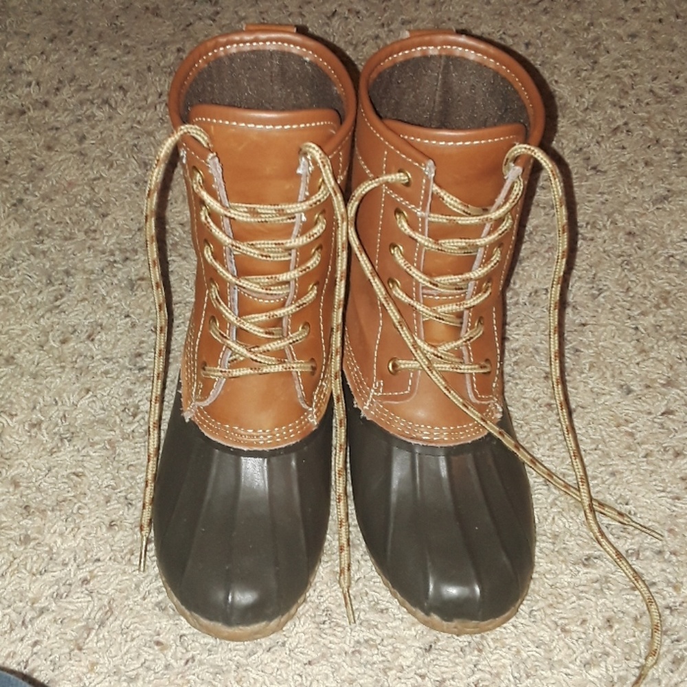 Duck boots